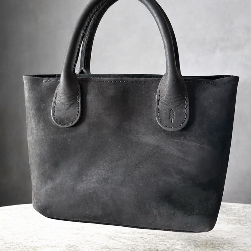 🖤👤Portland Leather Goods — Shadow Black - Small Zipper Raindrop